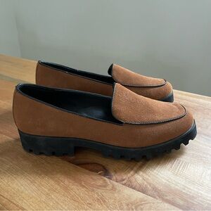 NWOB Womens Donald Pliner Rowin Suede Loafer Brown Cognac Lug Sole Slip-On 8.5